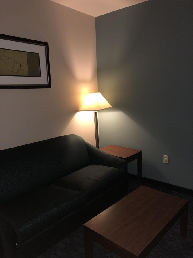 Countryview Inn & Suites Robinson Bagian luar foto