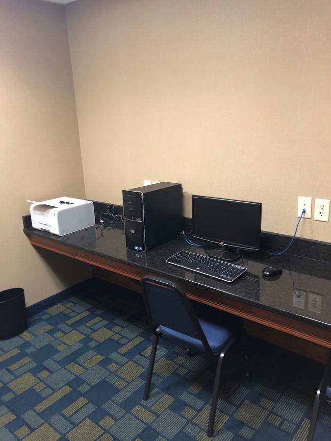Countryview Inn & Suites Robinson Bagian luar foto